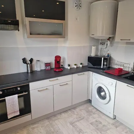 Superbe 2 Pièces - Riviera Des Alpes - Parking Gratuit Appartement *